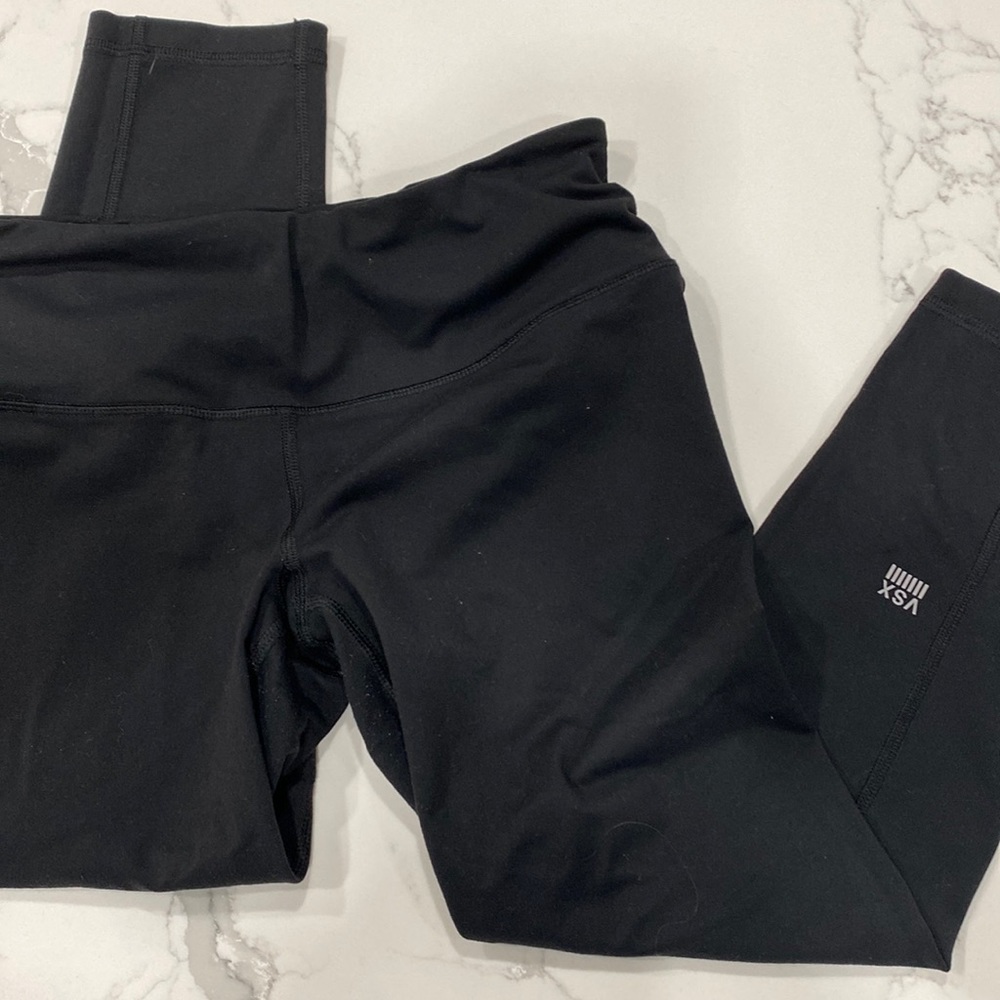 Victoria’s Secret Sport black capri leggings